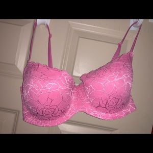 NWOT beautiful Victoria’s Secret bra!